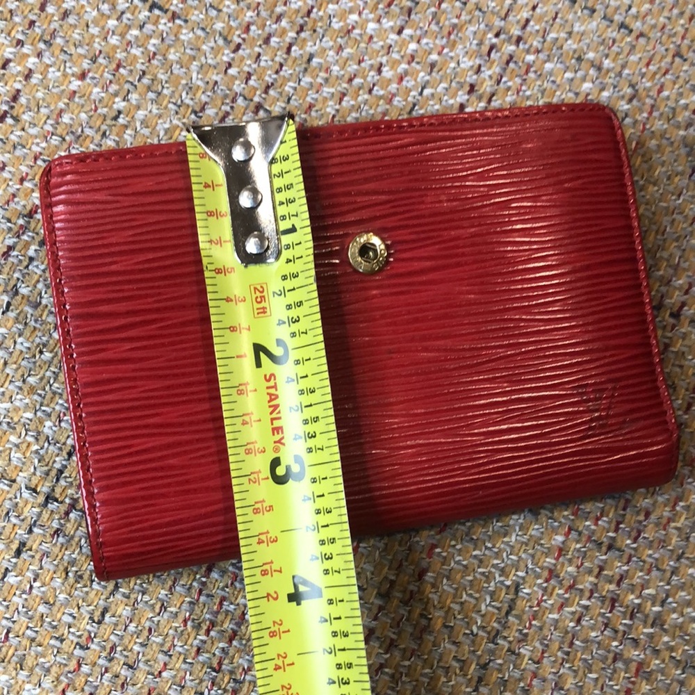 LOUIS VUITTON Red EPI Porte Monnaie Viennois Bifold Kisslock Wallet Authentic - Picture 17 of 17